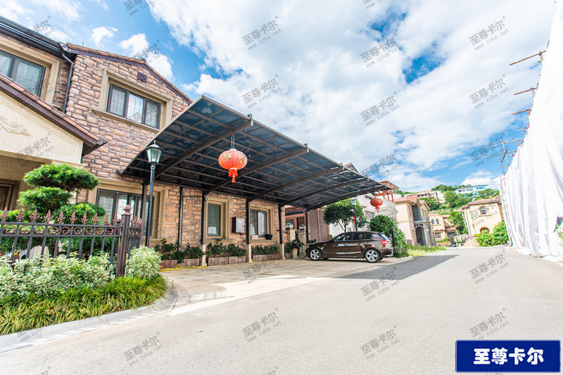 車棚廠家搭建（jiàn）停車（chē）棚多少錢一平